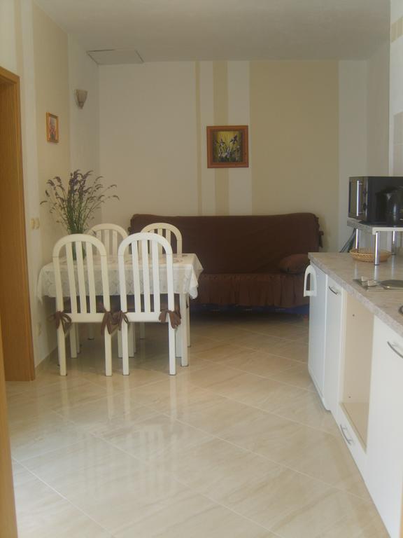 Apartments Iva Alla Trogir Zimmer foto