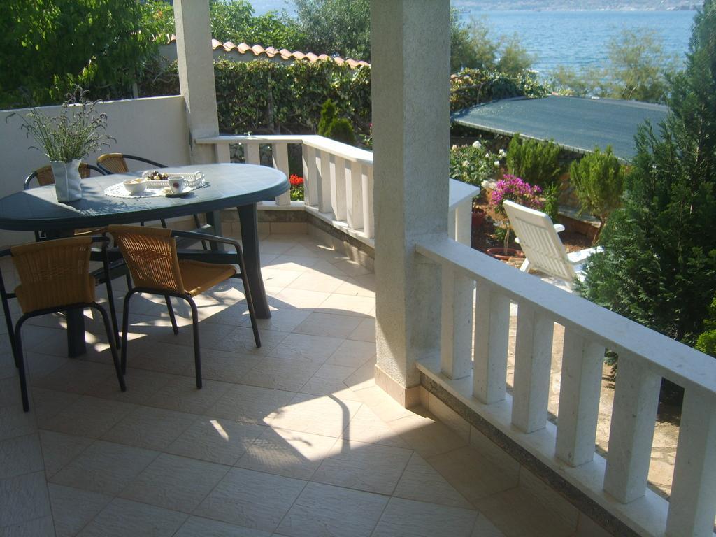 Apartments Iva Alla Trogir Zimmer foto
